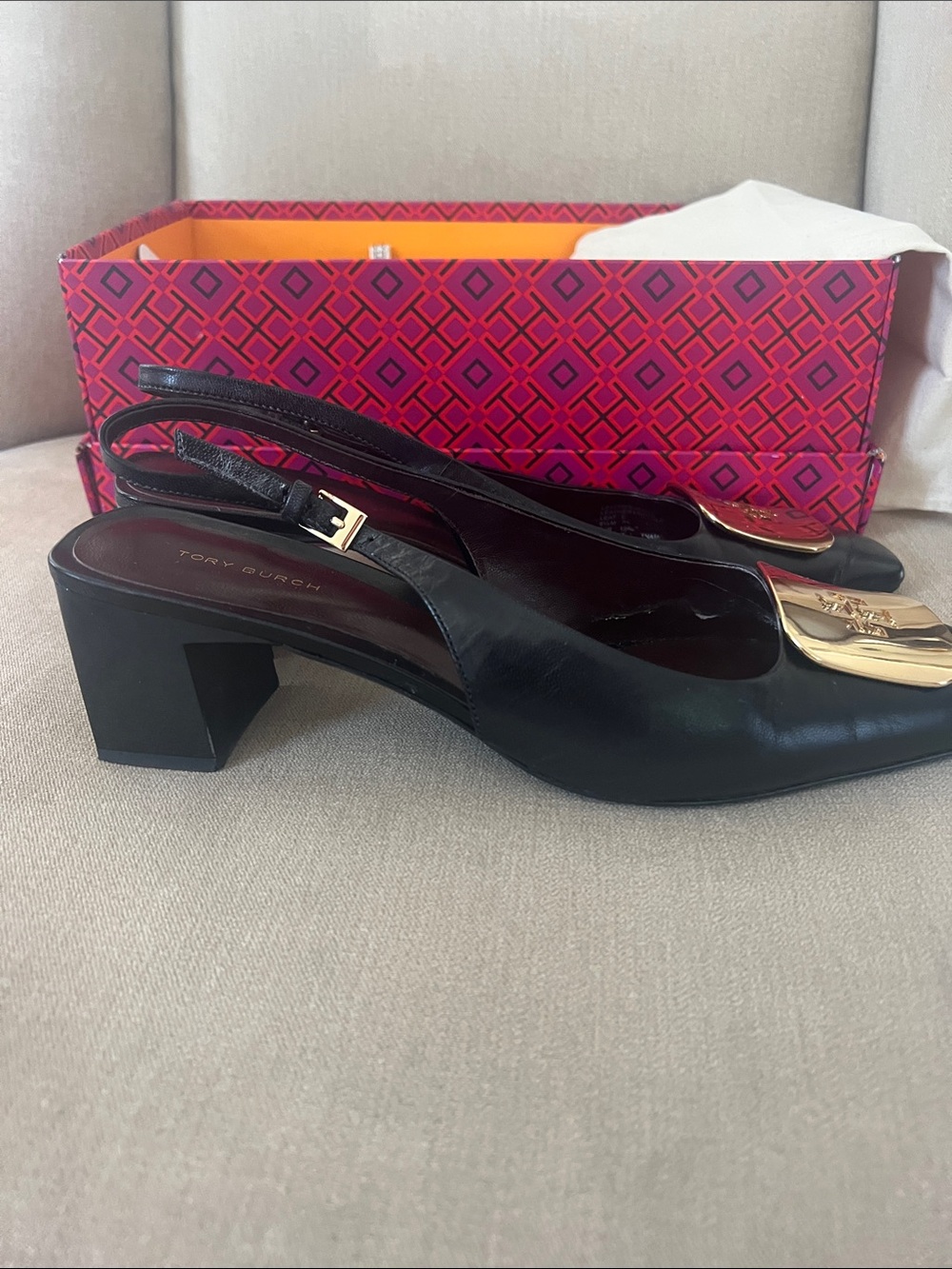 Tory Burch Black Leather Slingback Pumps with Gold Logo Plate - Picture 4 of 7